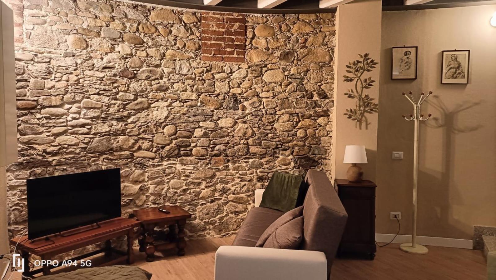 Hotel Il Cortile Friendly House Borgomanero Zewnętrze zdjęcie