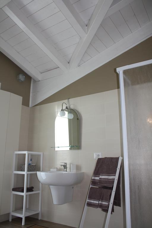 Hotel Il Cortile Friendly House Borgomanero Pokój zdjęcie